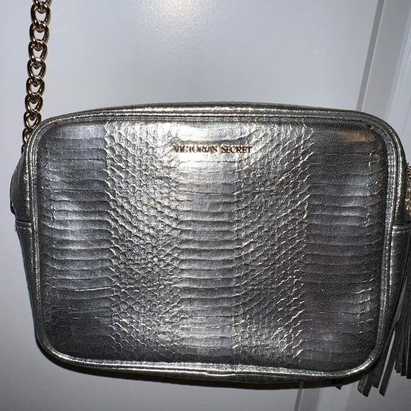 Victoria's Secret Crossbody Bag Silver - Picture 2 of 8